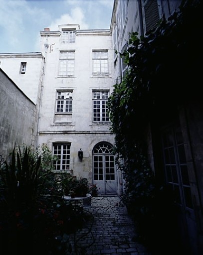 Corps de bâtiment ouest, élévation est sur cour.