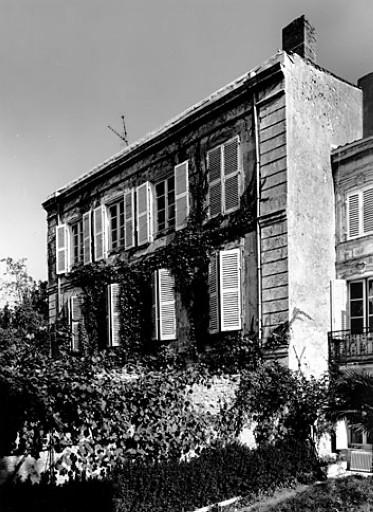 Corps de bâtiment ouest, élévation ouest sur le jardin.