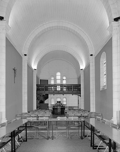 Chapelle, vue vers la tribune.