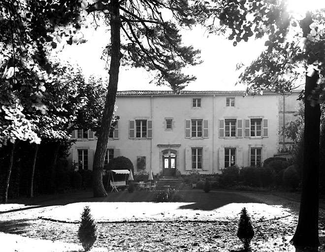 Corps de bâtiment principal ouest, élévation ouest sur jardin.