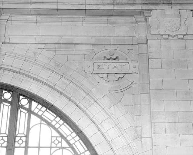 Corps de bâtiment principal, hall des voyageurs partie supérieure du mur sud, détail.