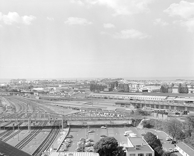 Les voies à l'ouest vues depuis la tour centrale.