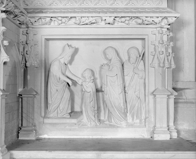 Détail du décor du tabernacle : la présentation de la Vierge au Temple.