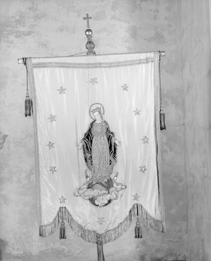Bannière de procession de la Vierge.