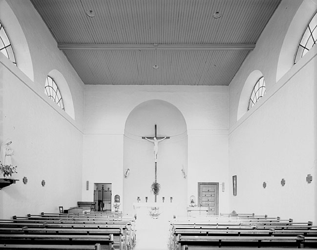 Intérieur, vue vers le choeur.