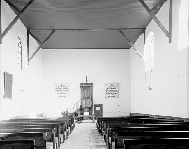 Intérieur, vue vers le choeur.