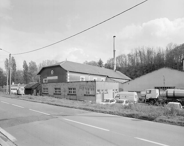 Laiterie industrielle ; fromagerie industrielle dite laiterie Coopérative de Charoux