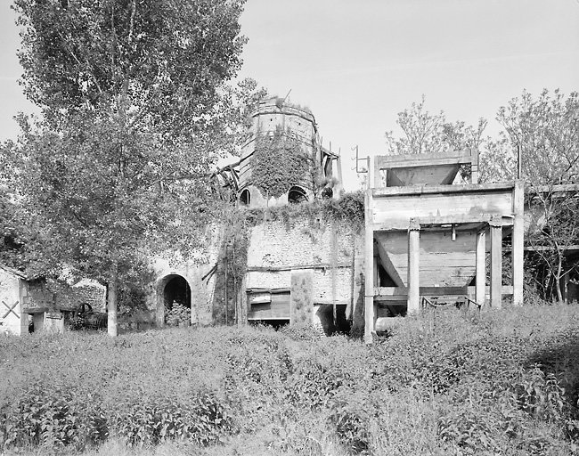 Vue d'ensemble prise de l'est (le treuil électrique est visible du côté gauche).