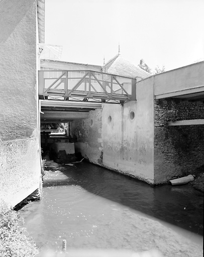 Canal de fuite vu du nord ouest.