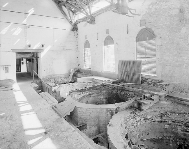 Intérieur de la salle de brassage : emplacement des cuves.