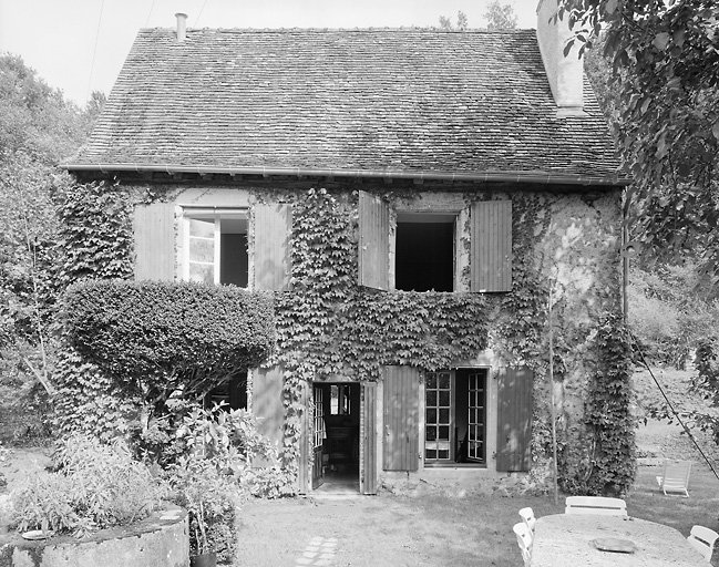 Logement patronal vu de l'ouest.