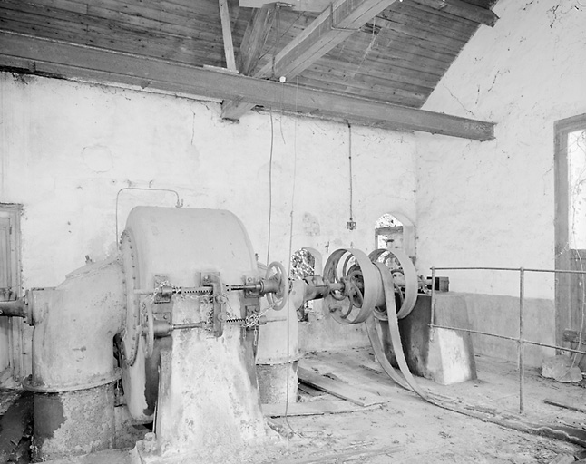 Intérieur de la centrale hydroélectrique : turbine Teisset, Brault et Chapron (Paris) de 1901.