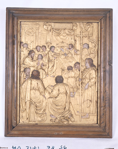 Bas-relief domination de la Vierge