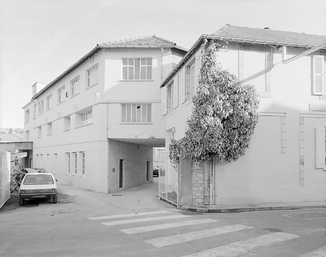 Entrée de l'usine de Vassalour vue du sud ouest.