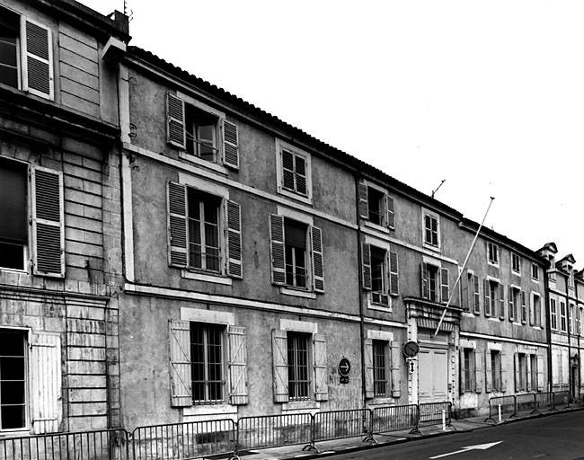 Corps de bâtiment est, élévation est sur rue.