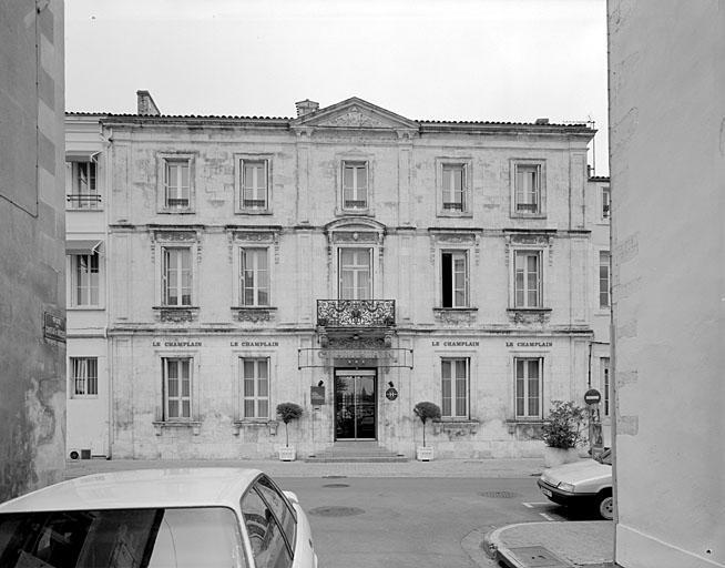 Hôtel Lévêque, élévation antérieure sur la rue Rambaud.