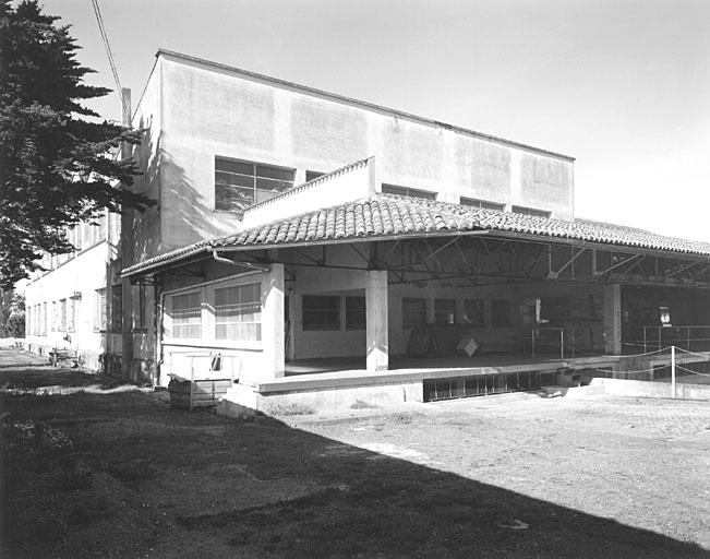 Atelier de fabrication vu du nord-est.