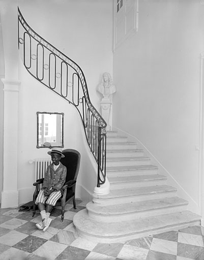 Aile ouest, partie nord, escalier.