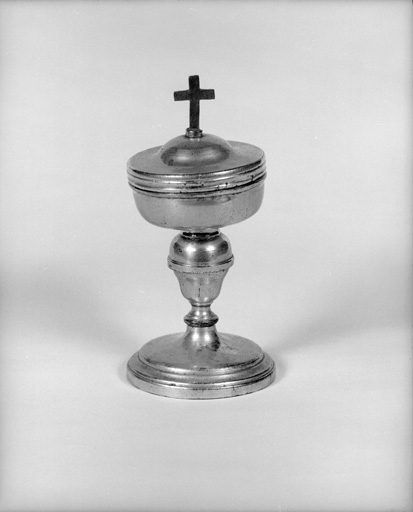 Ciboire des malades.