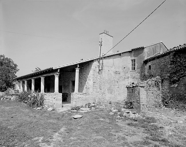 Vue générale prise de l'ouest.