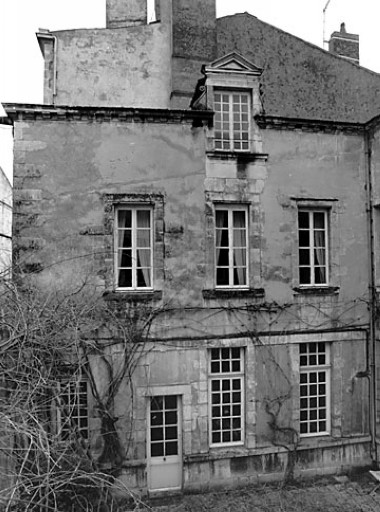 Aile nord est, élévation ouest sur la cour.