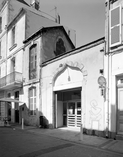 Anciennes appartenances sur la rue des Bonnes Femmes, au sud.