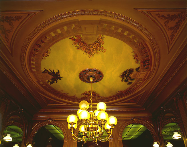 Hôpital  Saint-Etienne ; café ; cinéma