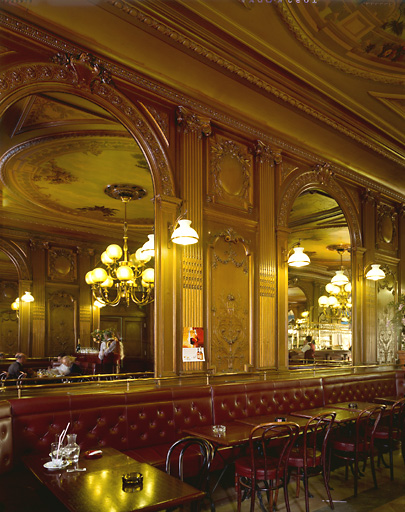 Salle du café, mur sud.