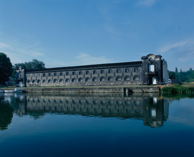 Elévation nord sur la Charente.