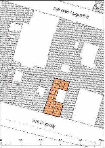 Plan masse, plan schématique des toitures, d'après le plan cadastral de 1976.