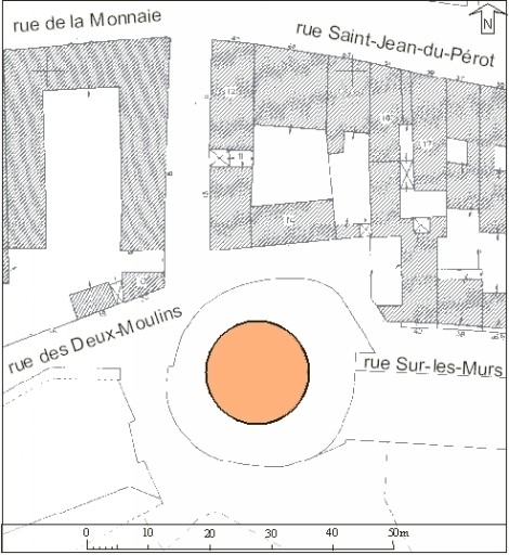 Plan masse, plan schématique des toitures, d'après le plan cadastral de 1976.