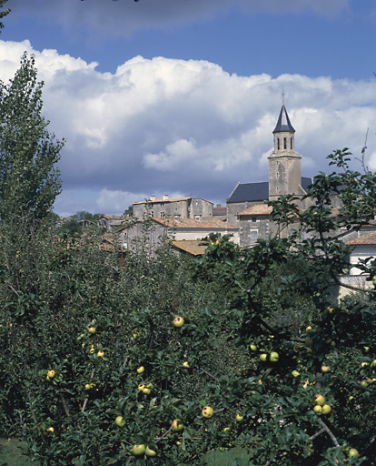 Vue d'ensemble depuis le sud est.