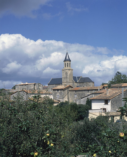 Vue d'ensemble depuis le sud est.