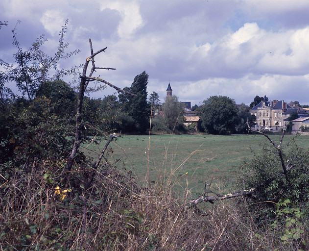 Vue d'ensemble depuis le sud est.