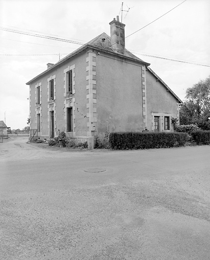 Logis, élévation antérieure et latérale.