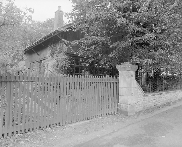 Elévations antérieure et latérale, atelier de menuisier.