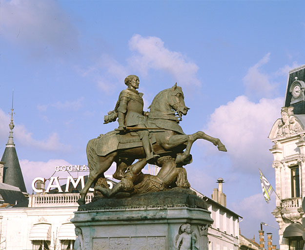 Monument dit Statue équestre de François Ier
