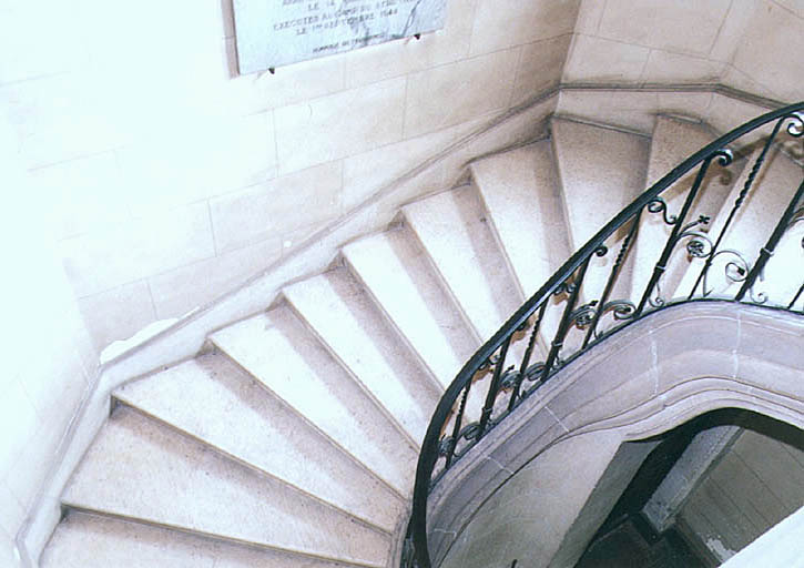 Intérieur, escalier principal.