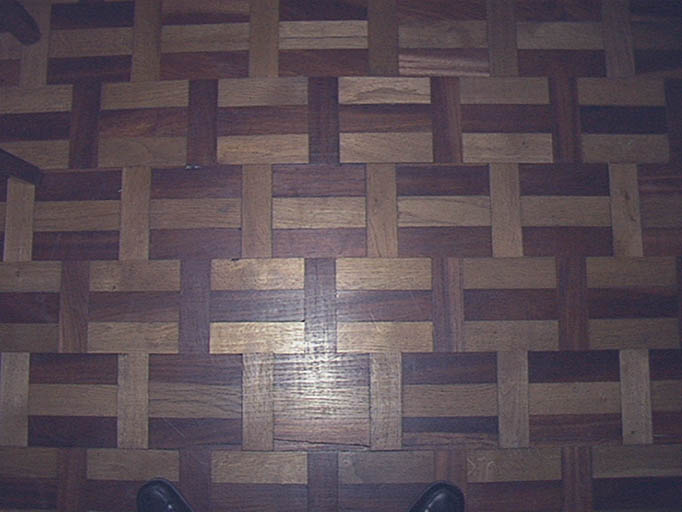 Premier étage, salon à l'est, détail du parquet.