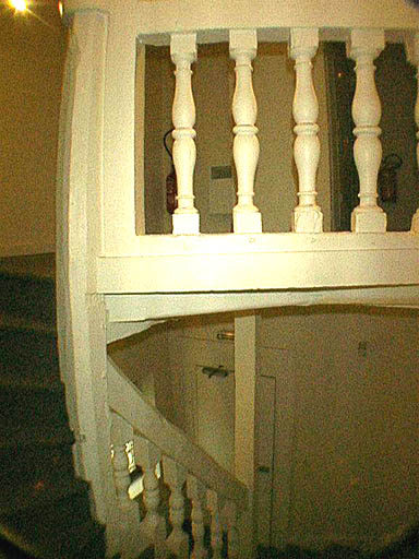 Escalier, sommet.