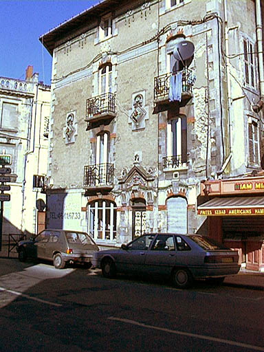 Façade.