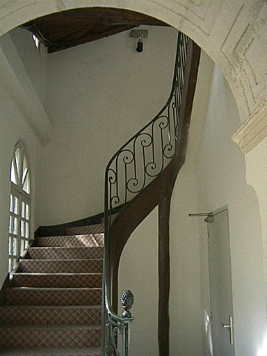 Bâtiment postérieur, escalier.