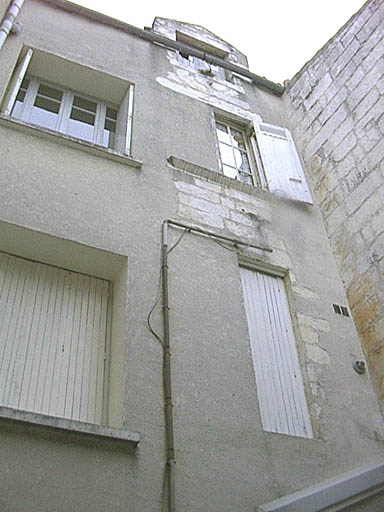 Corps de bâtiment antérieur, élévation sur cour.