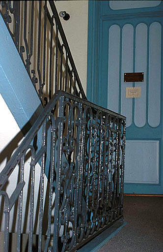 Escalier vu depuis l'étage.
