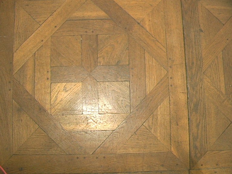 Rez-de-chaussée, pièce au nord, détail du parquet.