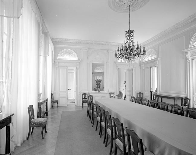 Salle-à-manger, vue vers le nord.