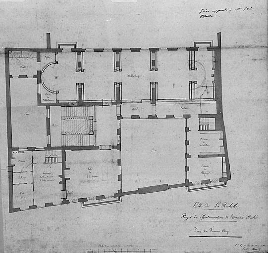 Projet de restauration de l'ancien évêché. Plan du premier étage, première esquisse du 30 mars 1831, par A. Brossard.