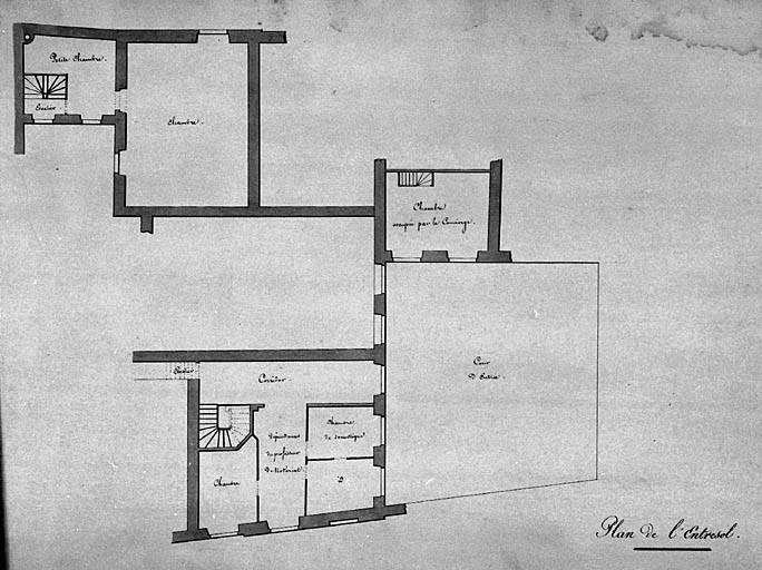 Ensemble de trois plans reliés. Plan de l'entresol. Etat des lieux du 30 mars 1831, par A. Brossard.