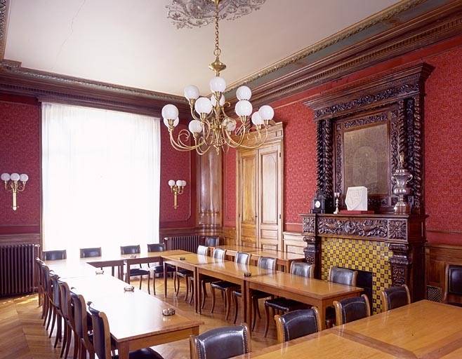 Rez-de-chaussée, salon au sud-est vu vers le sud-ouest.