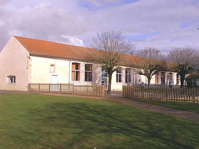 Bâtiment des classes, élévation antérieure